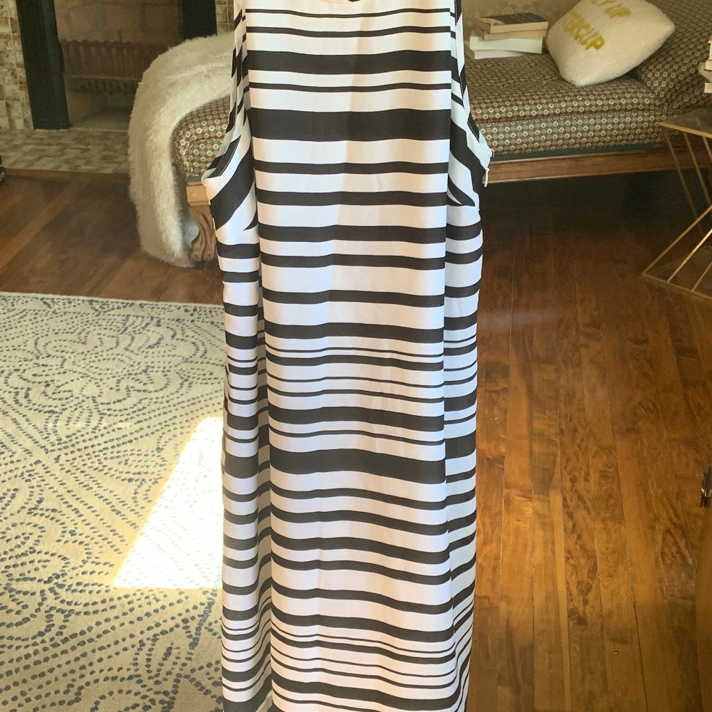 Banana republic back tie striped sheath dress. Fully lined.